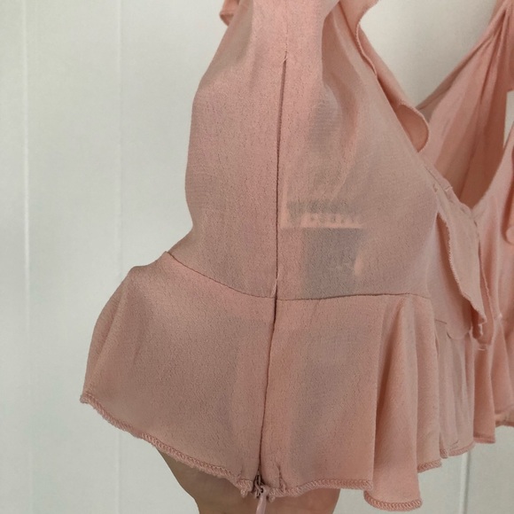 Super cute top ✨ - Picture 6 of 8